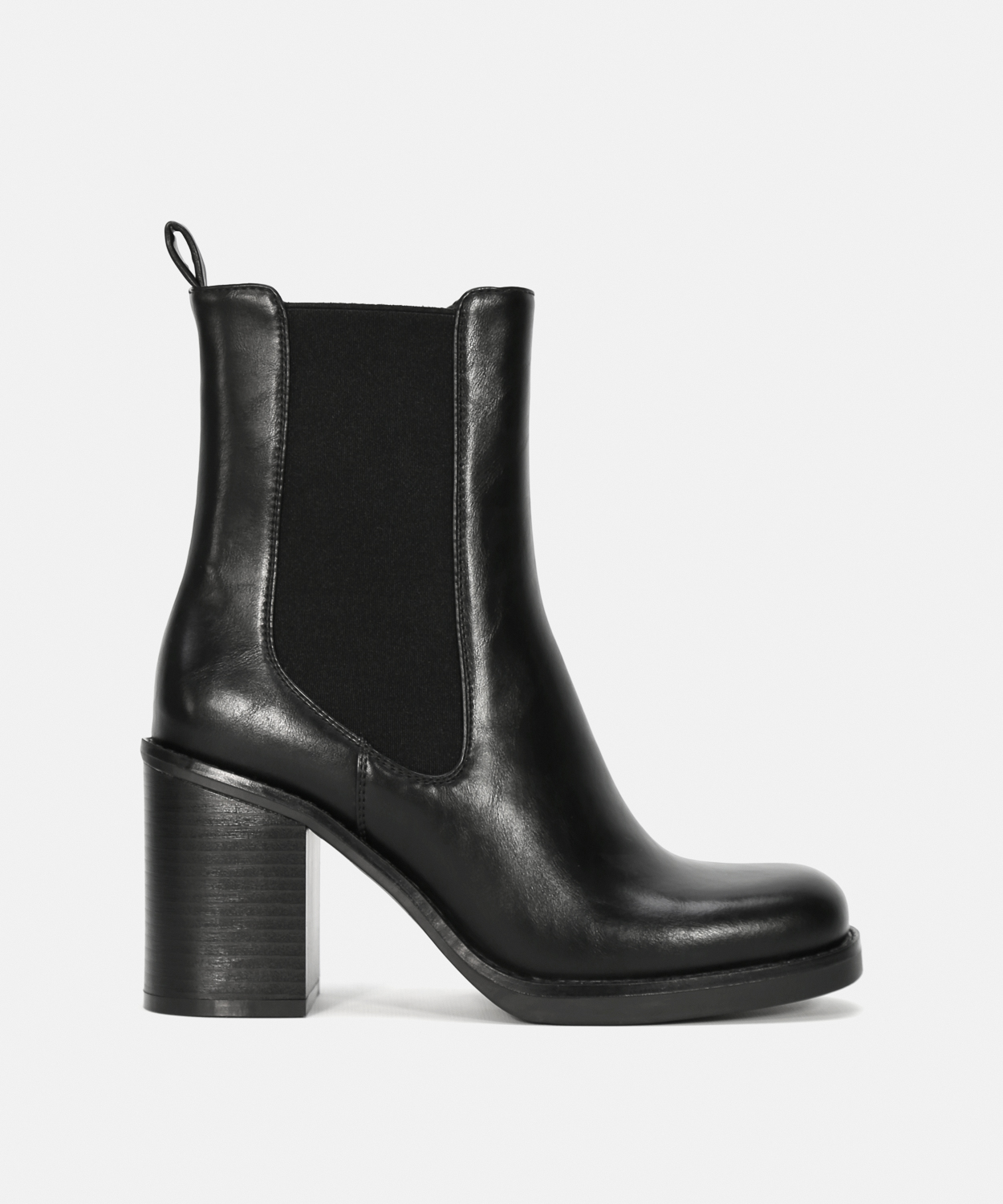 Botines negros tac&oacute;n chelsea image number null